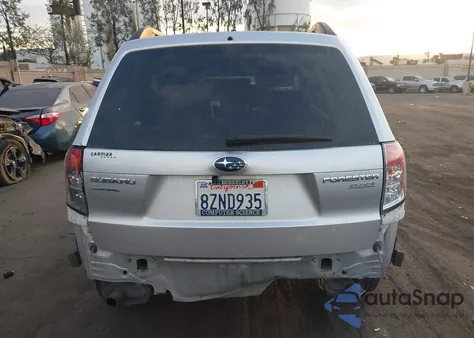 2010 Subaru Forester 2.5X Premium z USA, uszkodzony, nr VIN JF2SH6CC2AH777763